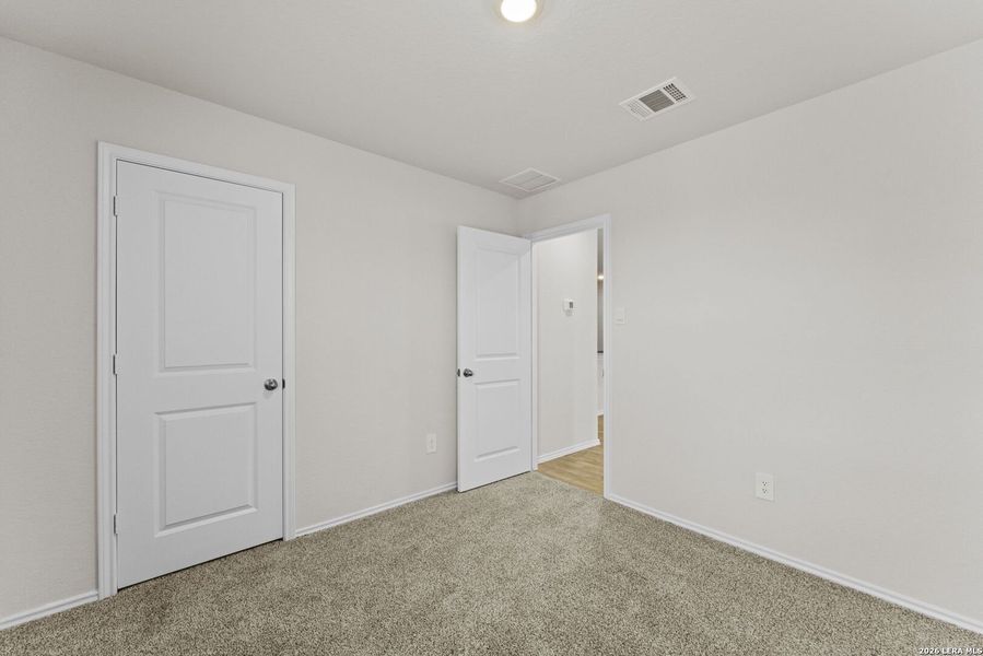 Spacious, unfurnished interior of a new home in Swenson Heights, Seguin (Image 16).