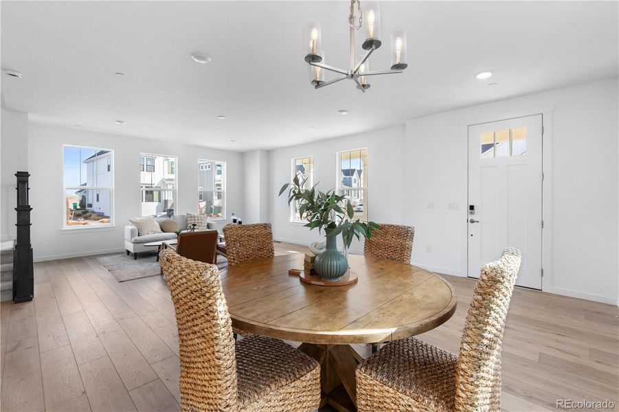 Model Representational Photo