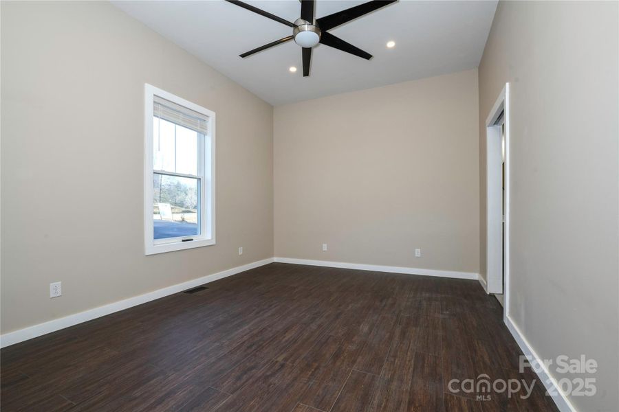 Spacious, unfurnished interior of a new home in , Lenoir (Image 14).