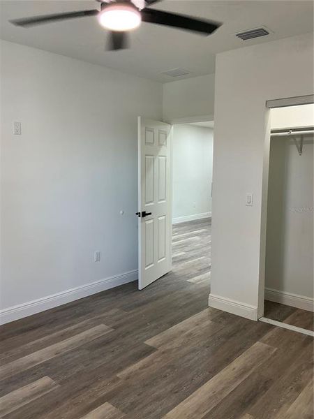 Spacious, unfurnished interior of a new home in , Leesburg (Image 15).