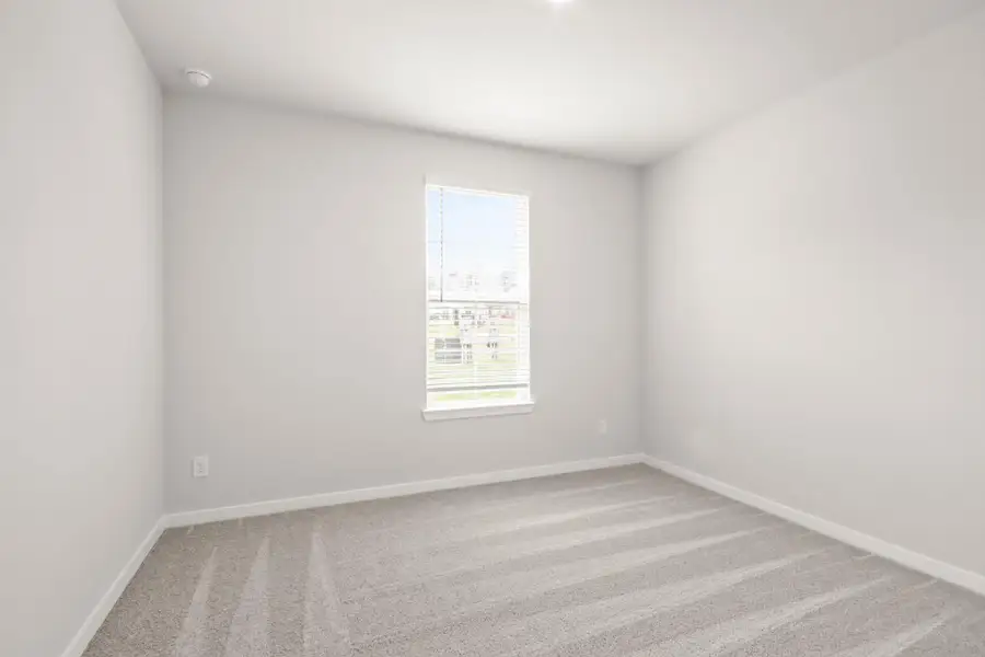 Spacious, unfurnished interior of a new home in Oakwood Ranch, Willis (Image 10).