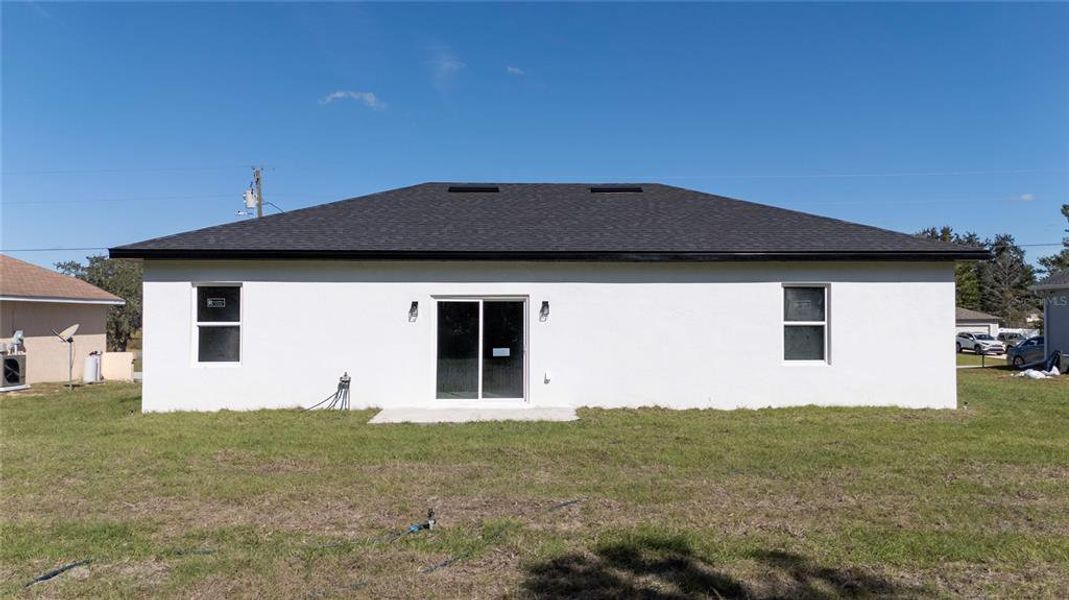 Exterior details and patio area of a home in , Ocala (Image 1).