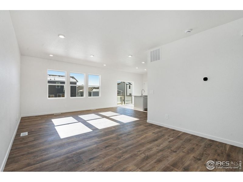 Spacious, unfurnished interior of a new home in Hudson Hills, Hudson (Image 9).