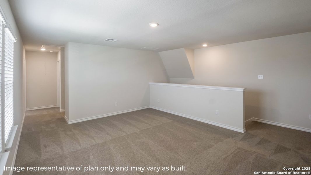 Spacious, unfurnished interior of a new home in Brookstone Creek, San Antonio (Image 12).