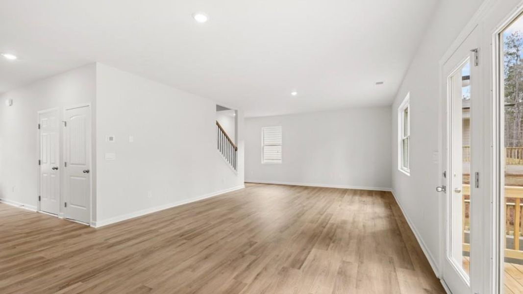 Spacious, unfurnished interior of a new home in South Wind, Union City (Image 12).