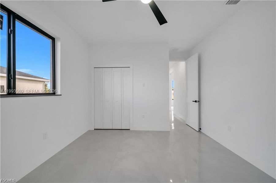 Spacious, unfurnished interior of a new home in , Lehigh Acres (Image 32).