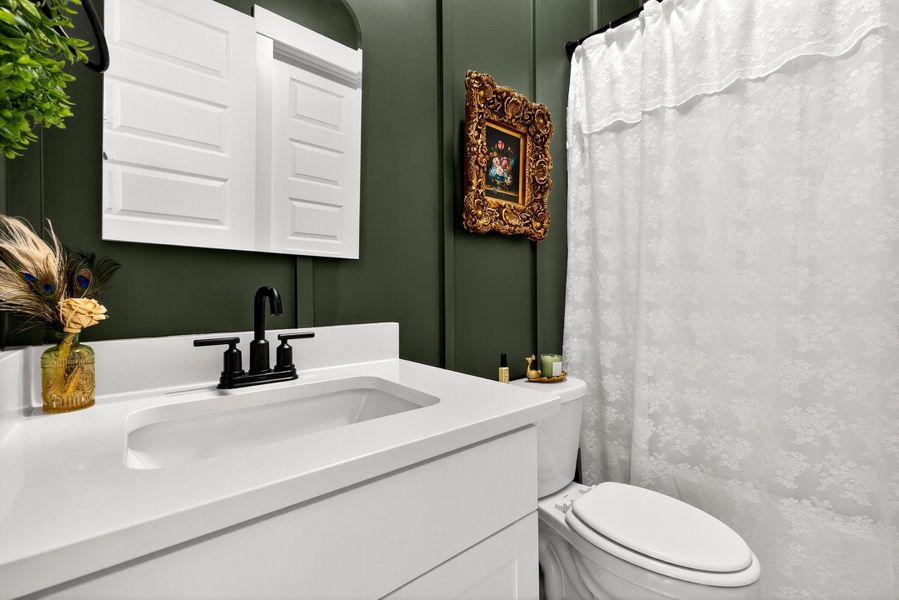 Furnished interior view inside a new home in , Ravenel (Image 9).