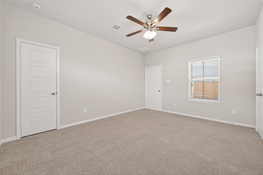 Spacious, unfurnished interior of a new home in Woodland Lakes, Huffman (Image 27).