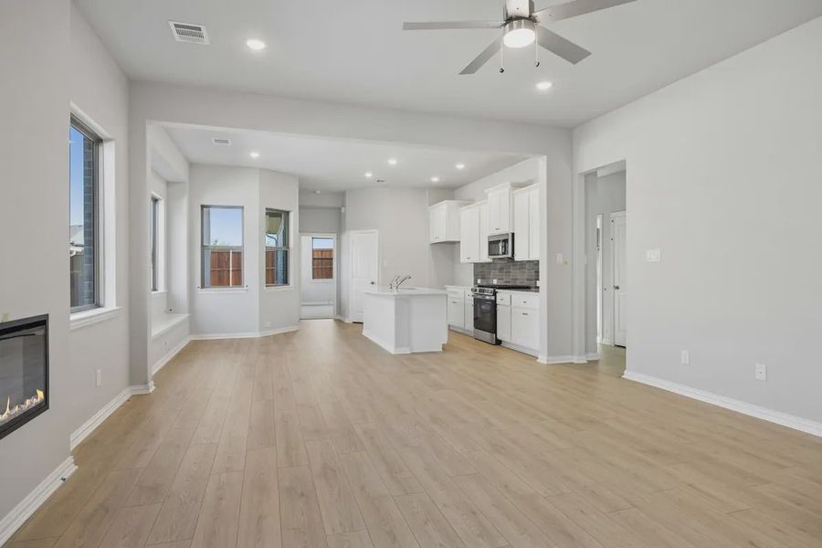 Spacious, unfurnished interior of a new home in Heartland 40's, Heartland (Image 13).