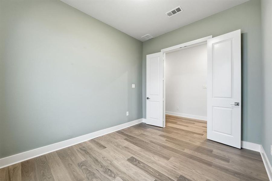 Spacious, unfurnished interior of a new home in Wildflower Ranch, Northlake (Image 27).