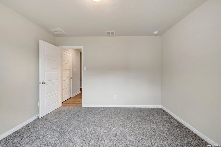 Spacious, unfurnished interior of a new home in Hickory Ridge Estates, Elmendorf (Image 38).