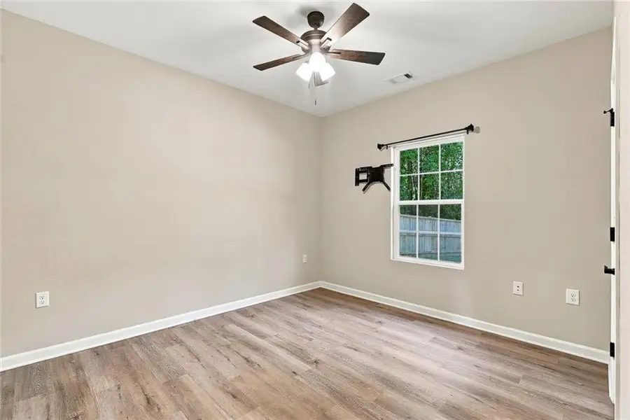 Spacious, unfurnished interior of a new home in , Temple (Image 25).