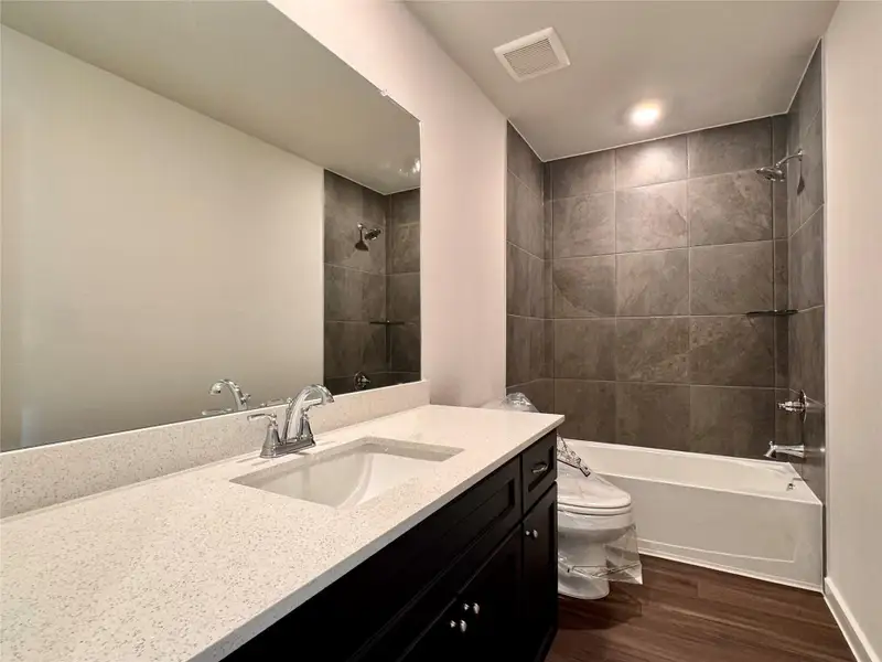 Furnished interior view inside a new home in Santa Fe, Cleveland (Image 6). Furnished interior view inside a new home in Santa Fe, Cleveland (Image 6).