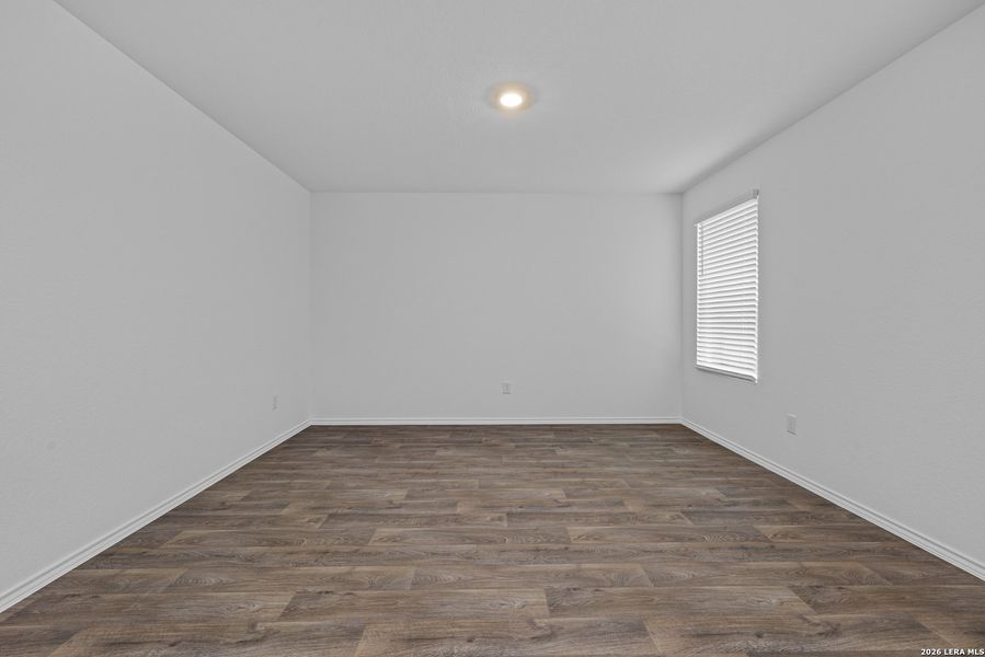 Spacious, unfurnished interior of a new home in Avenida, Converse (Image 21).
