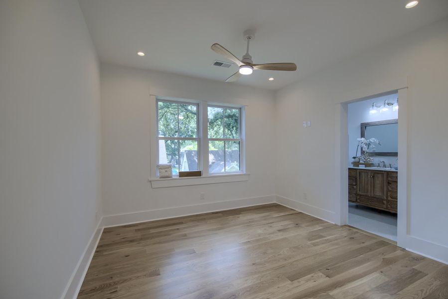 Spacious, unfurnished interior of a new home in , Mount Pleasant (Image 67).