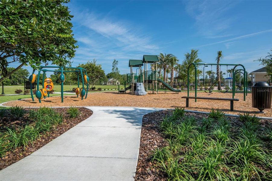 Community amenities in Oakmont, Gainesville (Image 45).