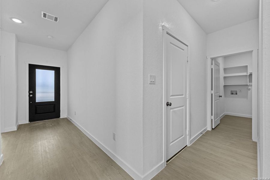 Spacious, unfurnished interior of a new home in Waterwheel, San Antonio (Image 11). Spacious, unfurnished interior of a new home in Waterwheel, San Antonio (Image 11).
