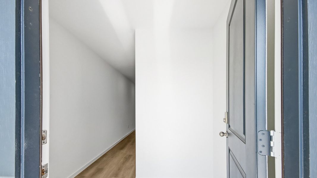 Spacious, unfurnished interior of a new home in Sunset Valley, Hockley (Image 10).