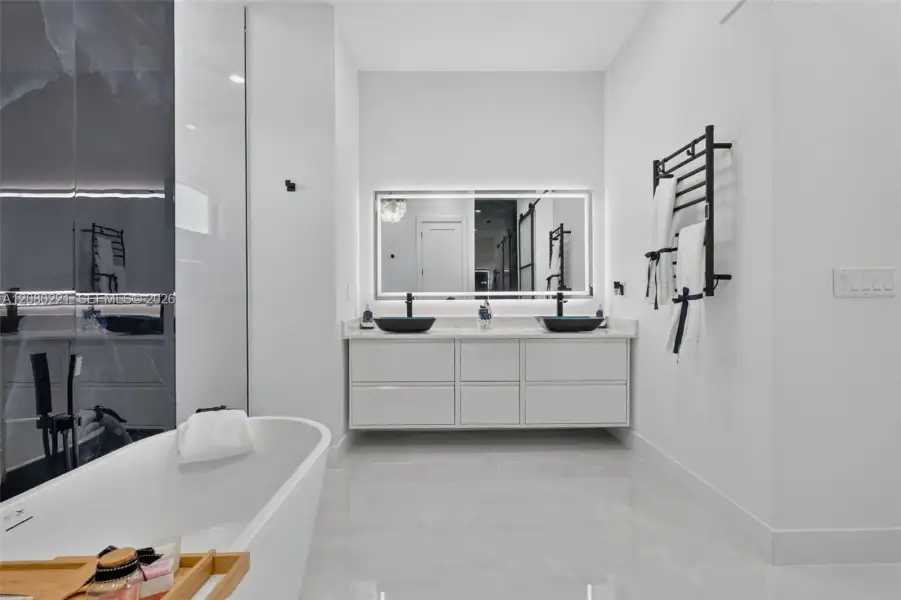 Furnished interior view inside a new home in , Cape Coral (Image 59). Furnished interior view inside a new home in , Cape Coral (Image 59).