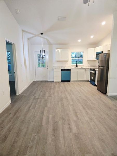 Image 4 of a home in .