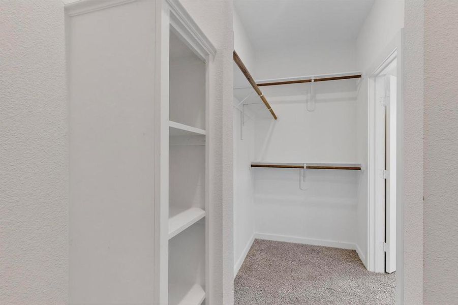 Spacious, unfurnished interior of a new home in , Alma (Image 30).