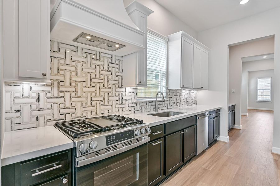 Furnished interior view inside a new home in Pearland Old Townsite, Pearland (Image 11).