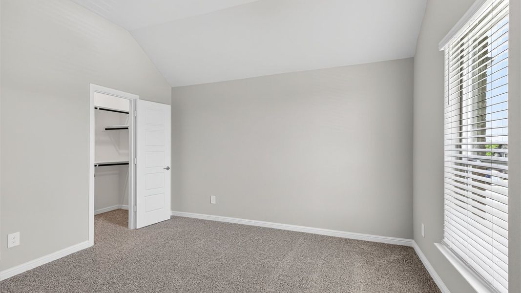 Representative unfurnished interior of a home built from the Wimberley by D.R. Horton in Lakeview Pointe, Midlothian (Image 48).