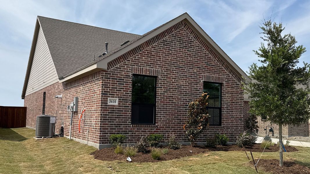 Exterior details and patio area of a home in Peachtree Meadows, Rockwall (Image 3).