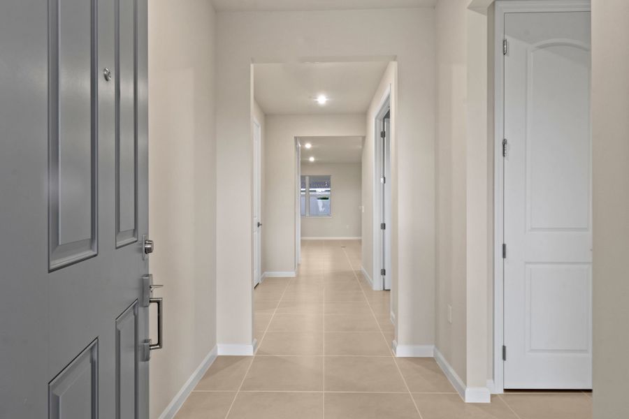 Spacious, unfurnished interior of a new home in Del Webb Tradition, Port St. Lucie (Image 29).