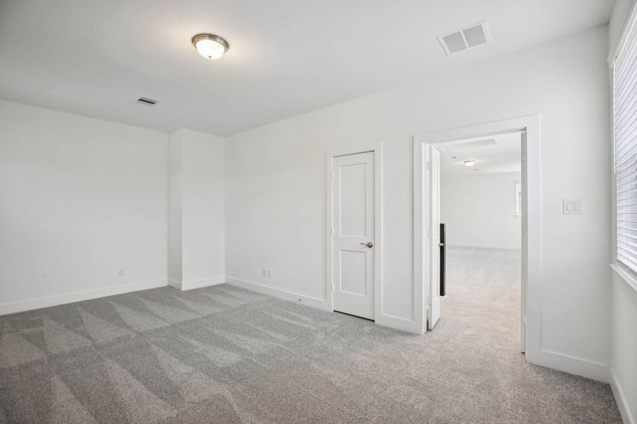 Spacious, unfurnished interior of a new home in The Trails, New Caney (Image 50).