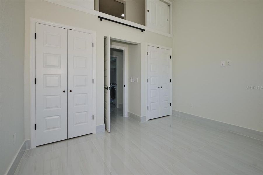 Spacious, unfurnished interior of a new home in , Punta Gorda (Image 40).