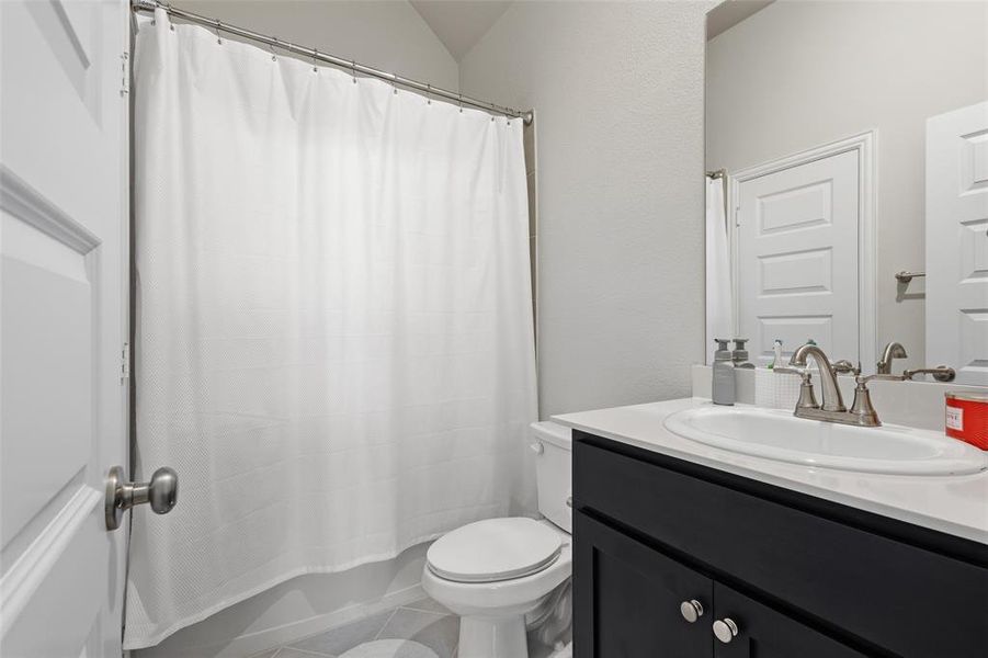 Furnished interior view inside a new home in , Greenville (Image 34).