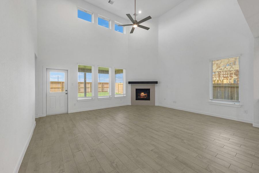 Spacious, unfurnished interior of a new home in Beacon Hill, Waller (Image 24).