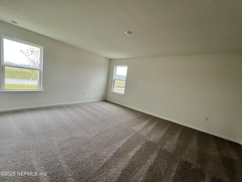 Spacious, unfurnished interior of a new home in , Jacksonville (Image 11).