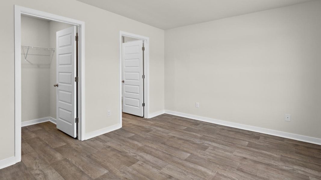 Spacious, unfurnished interior of a new home in Eagle Creek, Bolivia (Image 14).