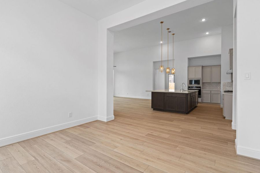 Spacious, unfurnished interior of a new home in Coastal Point, League City (Image 33).