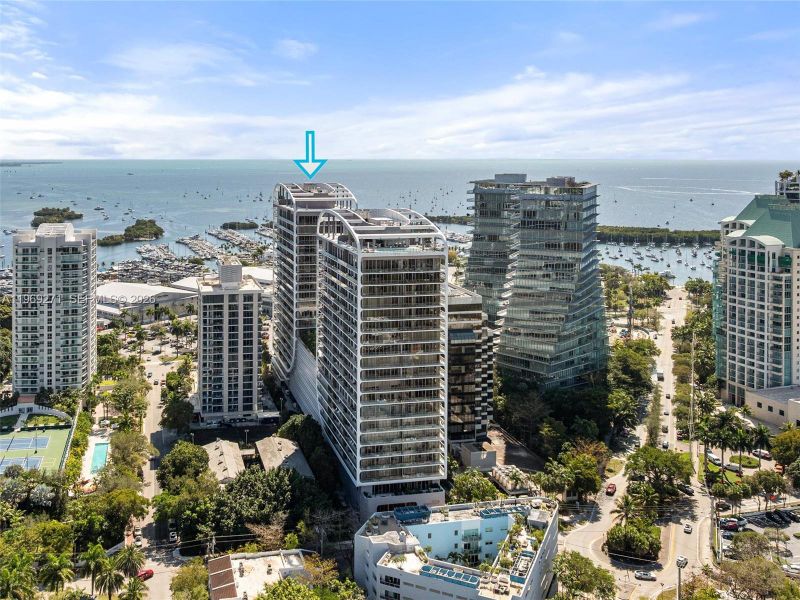 Condo located in Miami, FL showcasing its design and architecture (Image 24).