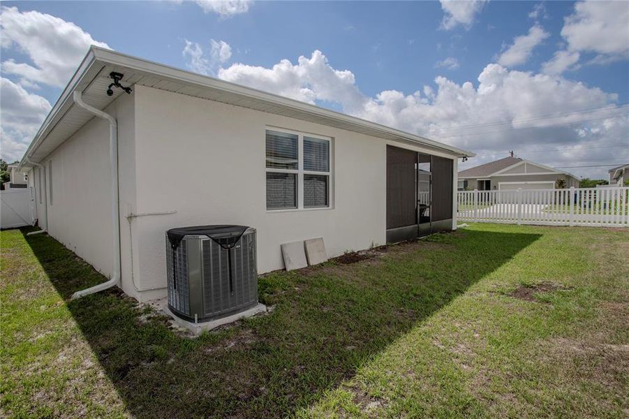 Exterior details and patio area of a home in , Winter Haven (Image 24).
