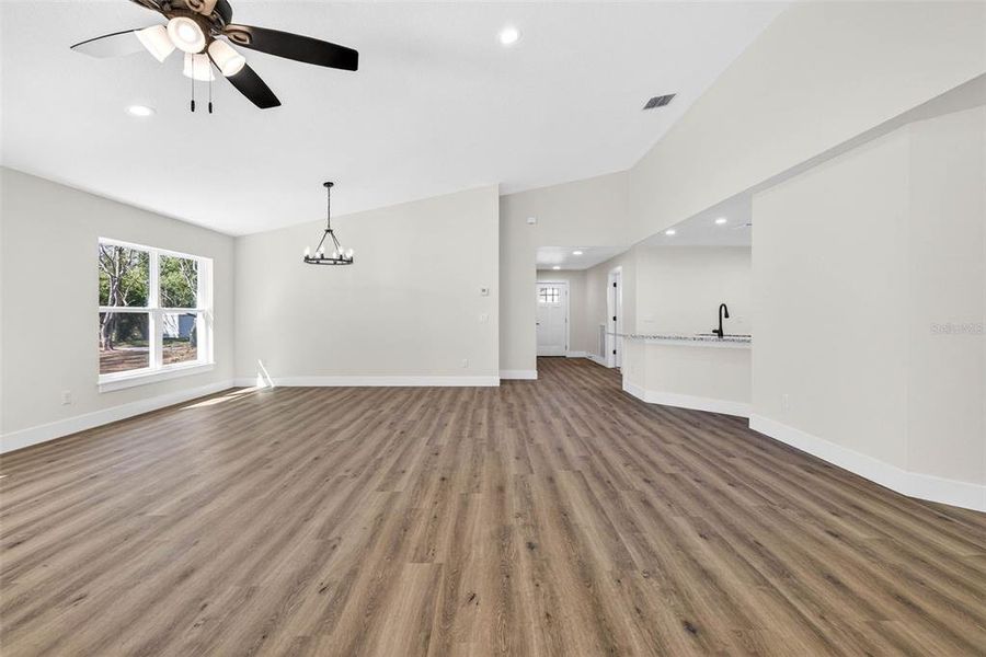 Spacious, unfurnished interior of a new home in , Dade City (Image 36).