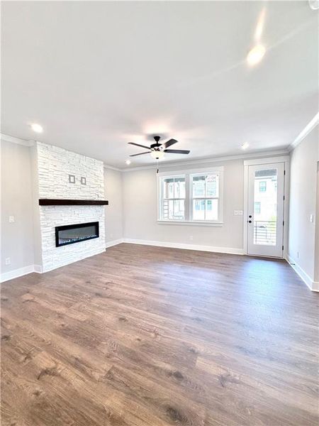 Spacious, unfurnished interior of a new home in The Groves at Myrtle, Roswell (Image 25).