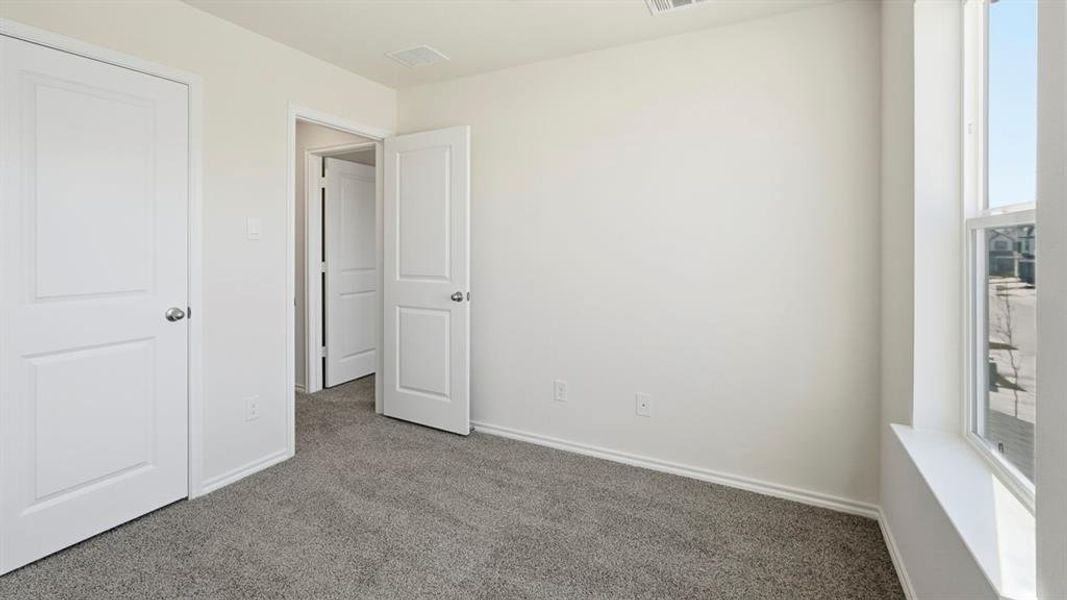 Spacious, unfurnished interior of a new home in Arbor Trails South, Princeton (Image 29).