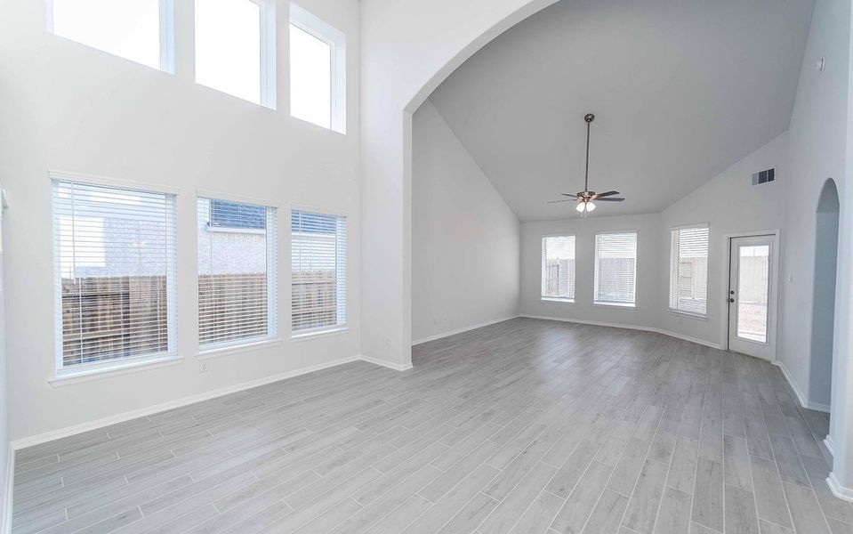 Image 11 of a home in River Ranch Meadows. Image 11 of a home in River Ranch Meadows.