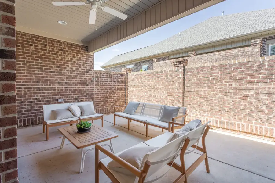 Representative exterior details of a home built from the Manhattan by Keystone Homes NC in Weybridge, Burlington (Image 4).