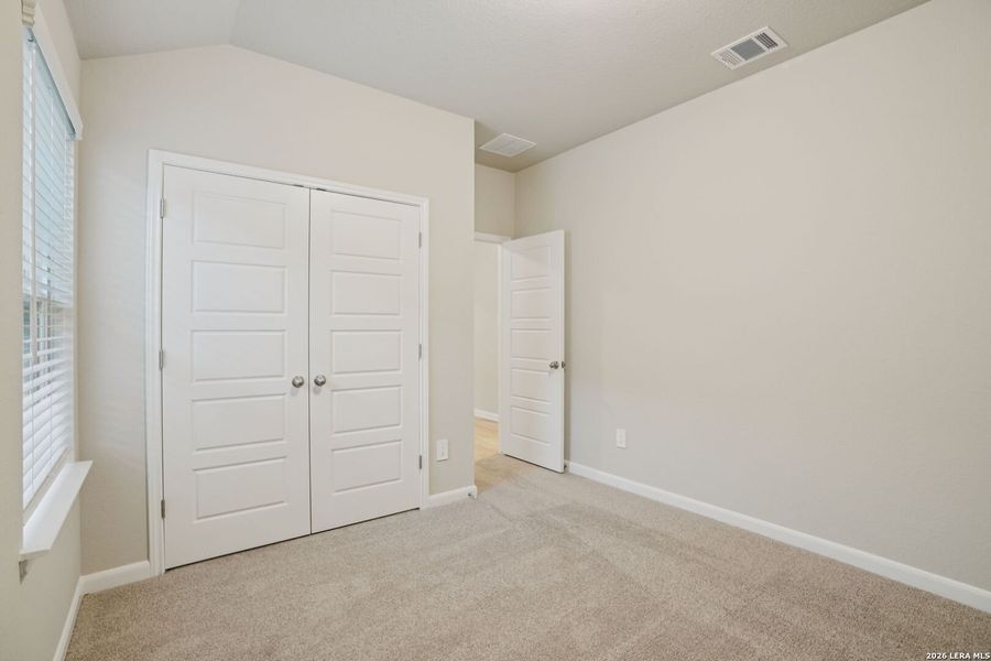 Spacious, unfurnished interior of a new home in Sagebrooke - Premier Series, San Antonio (Image 20).
