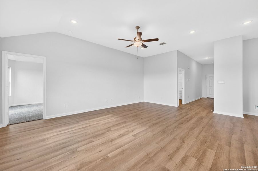 Spacious, unfurnished interior of a new home in Paloma Park, Converse (Image 32).