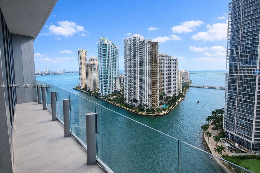 Condo located in Miami, FL showcasing its design and architecture (Image 16). Condo located in Miami, FL showcasing its design and architecture (Image 16).