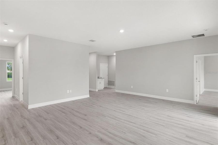 Spacious, unfurnished interior of a new home in , Sebastian (Image 24).