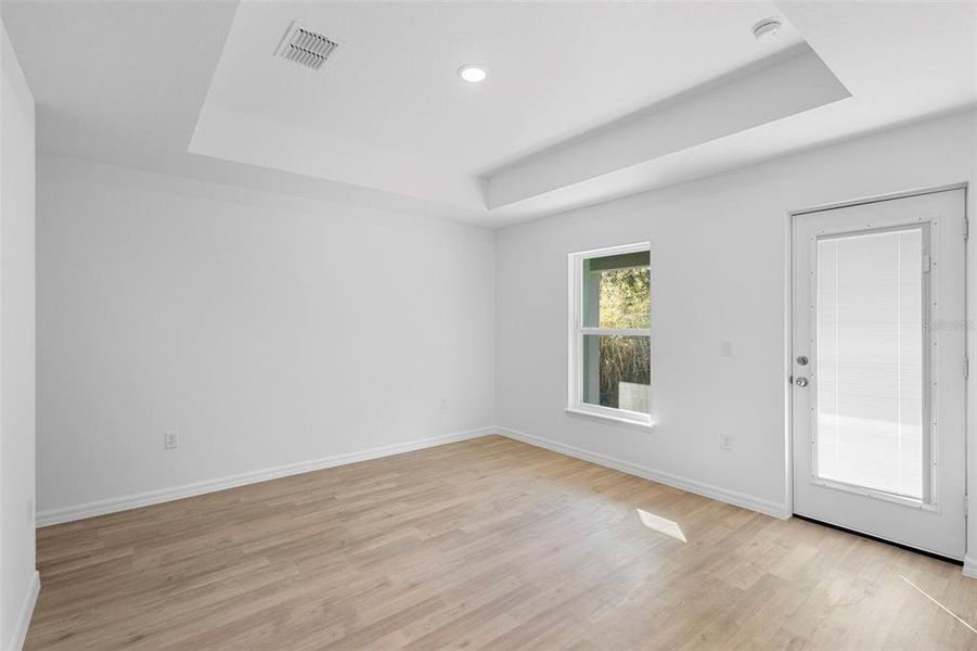 Spacious, unfurnished interior of a new home in , Eustis (Image 16).