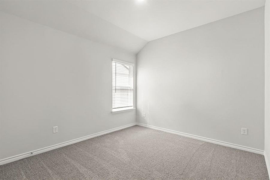 Spacious, unfurnished interior of a new home in Deer Creek, Crowley (Image 13).