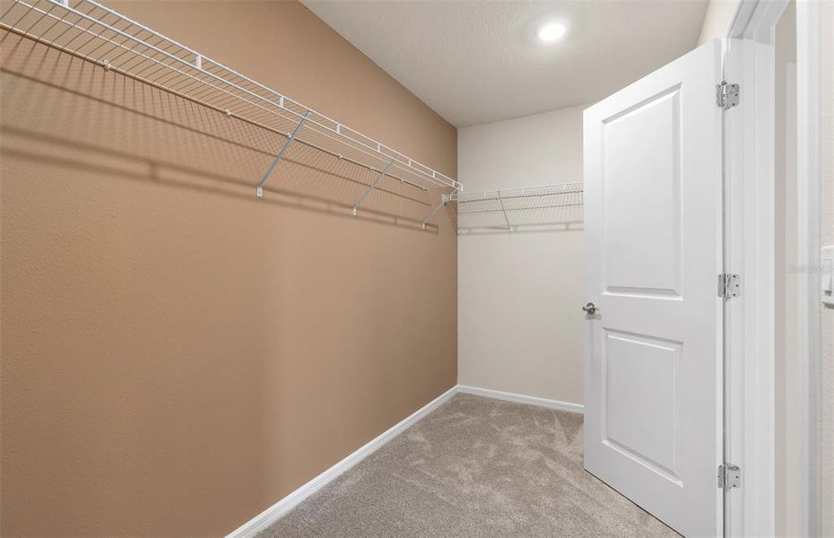 Spacious, unfurnished interior of a new home in The Landings at Live Oak Lake, St. Cloud (Image 19).